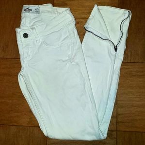 Hollister white skinny jeans with ankle zipper